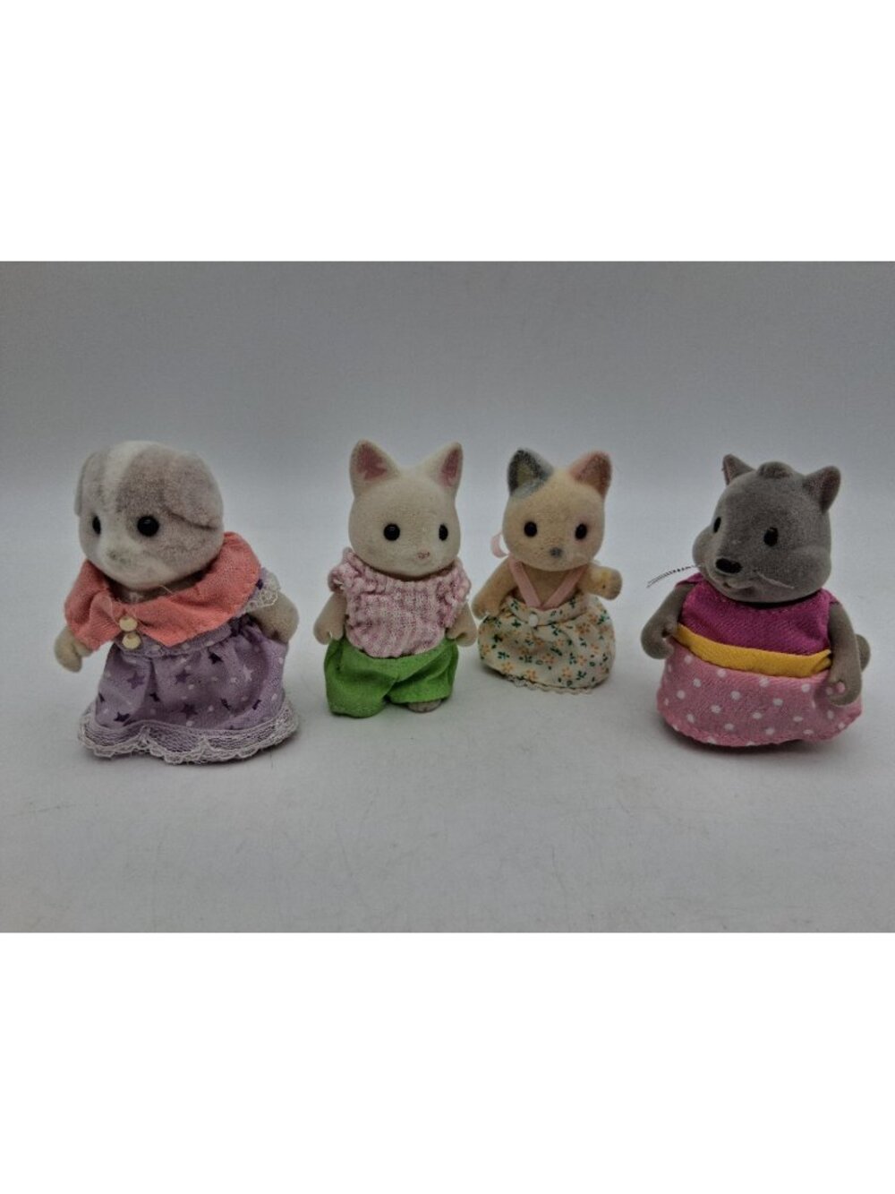 Epoch & Li'l Woodzeez Figure Lot of 4 Puppy, 2 Cats and Squirrel w/Outfits